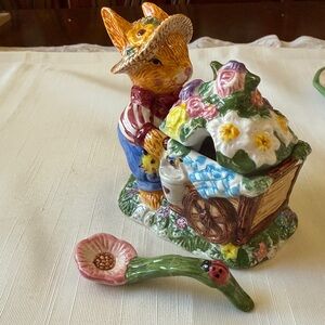 1999 Mercuries Springtime Garden Whimsical Bunnies Ceramic sugar bowl with lid